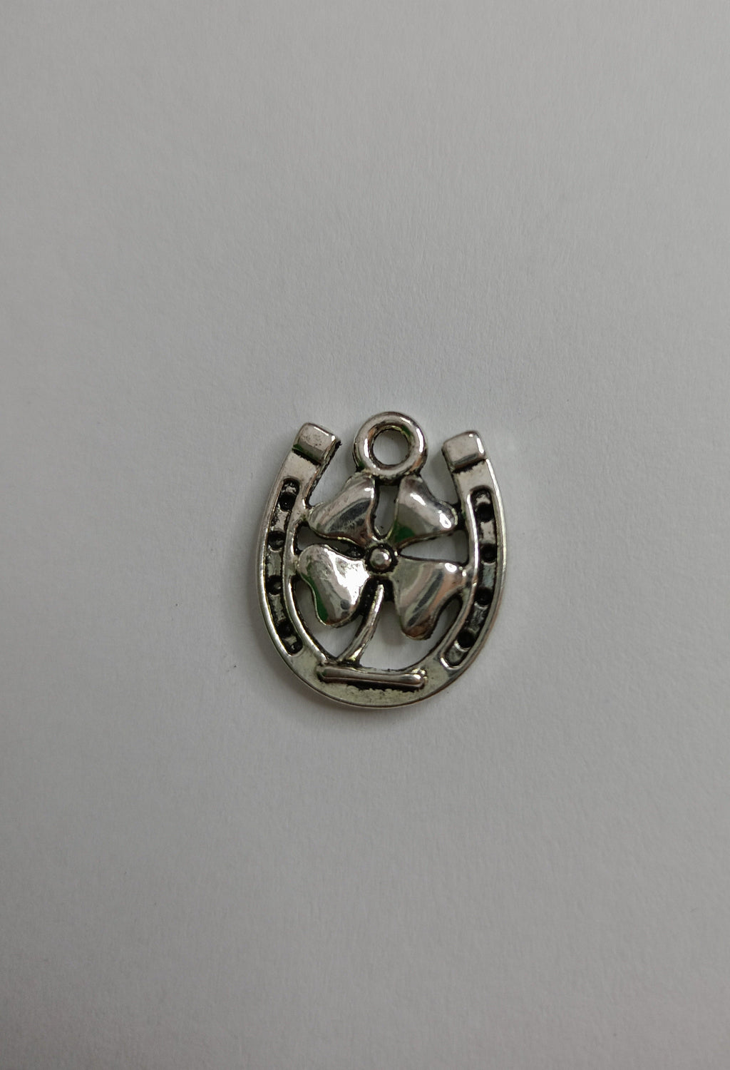 AMULETO HERRADURA con trebol de la suerte AMULETOS